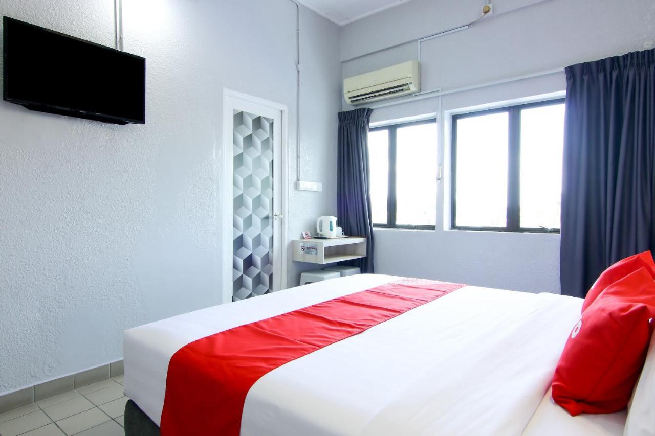 Oyo 89846 Lotus Inn Hotel Malacca Exterior photo