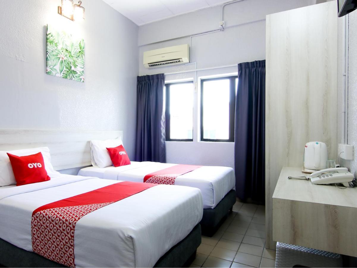 Oyo 89846 Lotus Inn Hotel Malacca Exterior photo