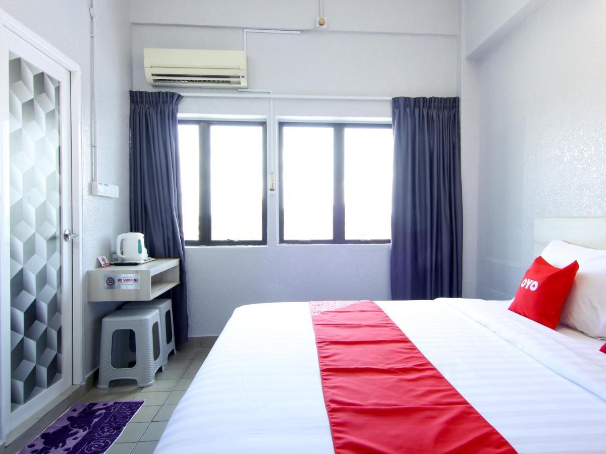 Oyo 89846 Lotus Inn Hotel Malacca Exterior photo