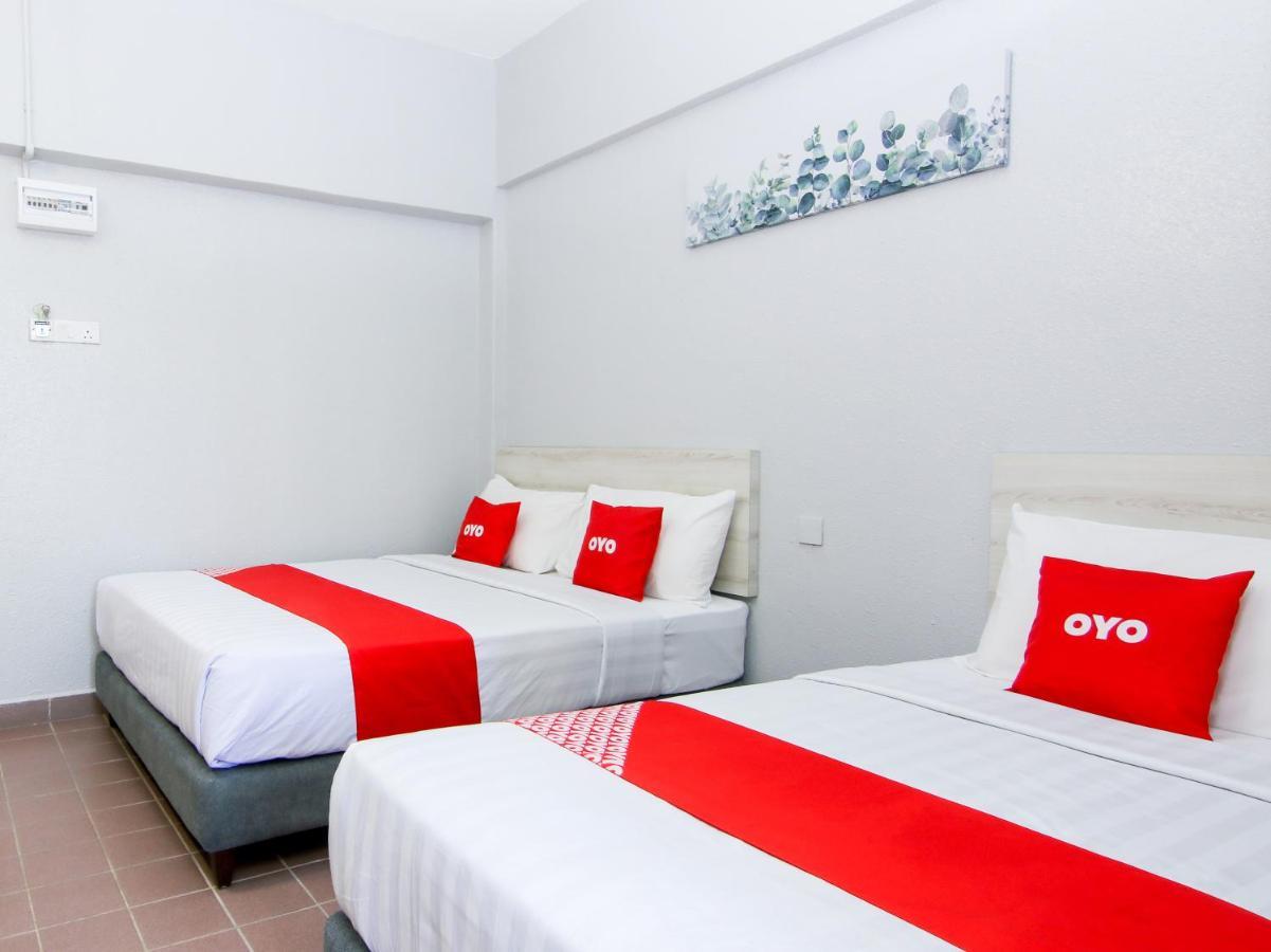 Oyo 89846 Lotus Inn Hotel Malacca Exterior photo
